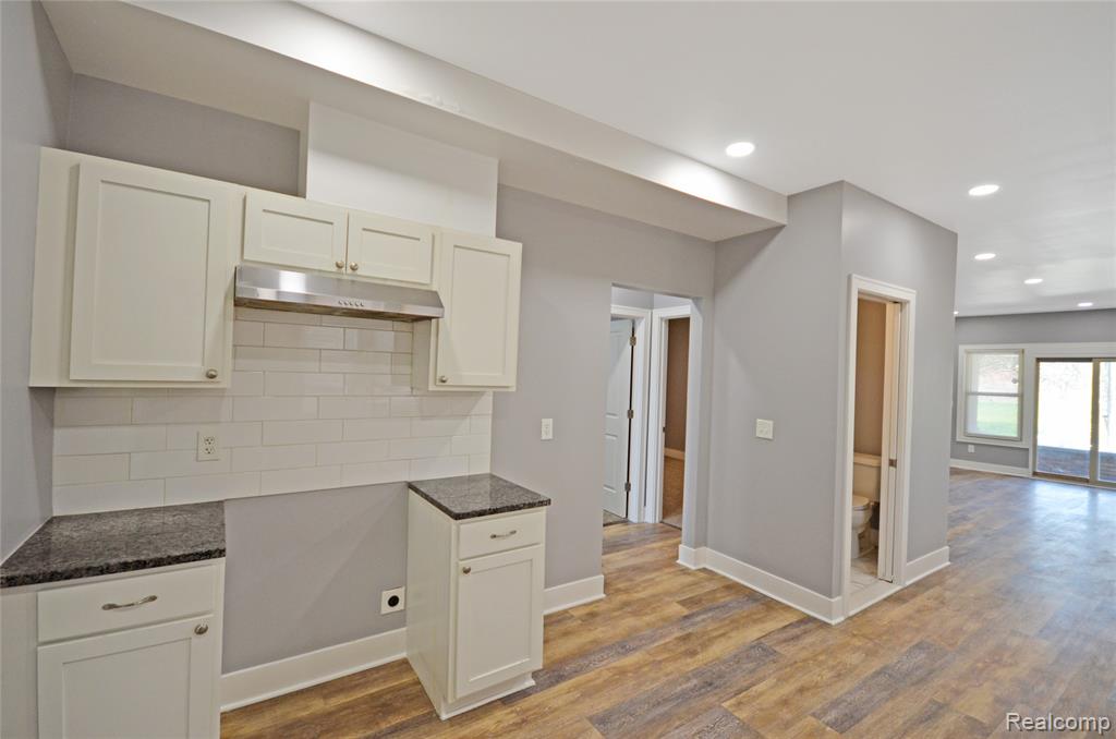 2253 Gladstone Street, Detroit, MI 48206 — Photo 11