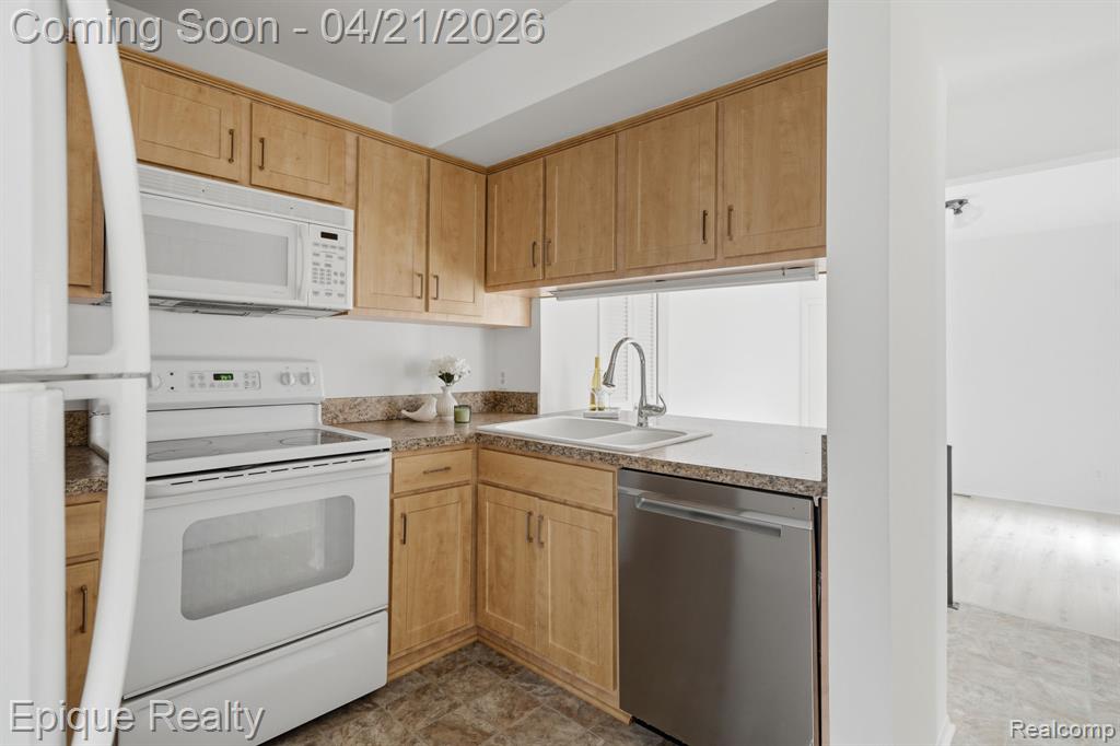 5205 Potomac Run N, West Bloomfield, MI — Photo 11