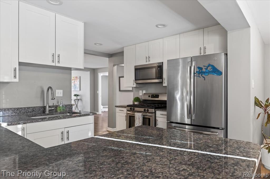 636 Lakeview Drive, White Lake, MI — Photo 31