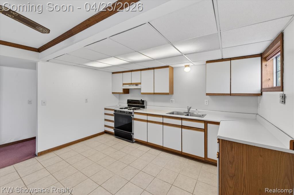 1584 Chanticlair Circle, Wixom, MI 48393 — Photo 40