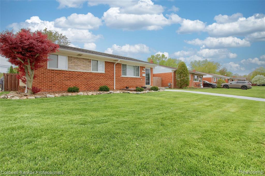 30081 Balmoral Street, Garden City, MI — Photo 2