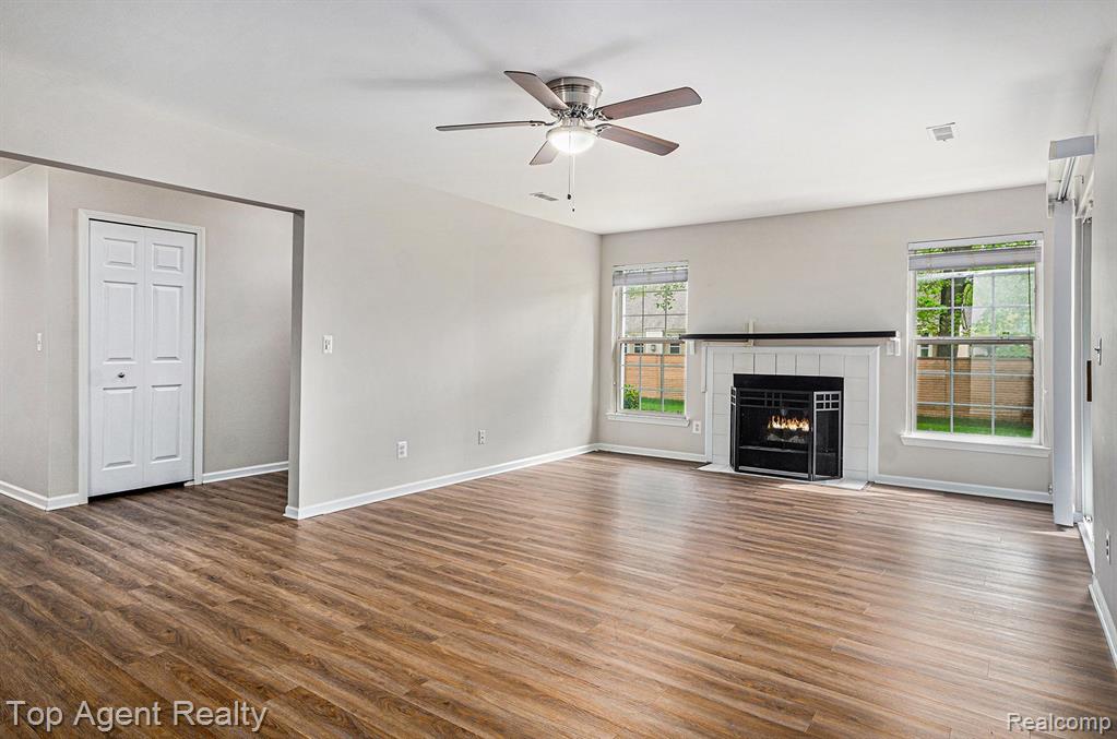4184 Berkshire Drive, Sterling Heights, MI 48314 — Photo 4