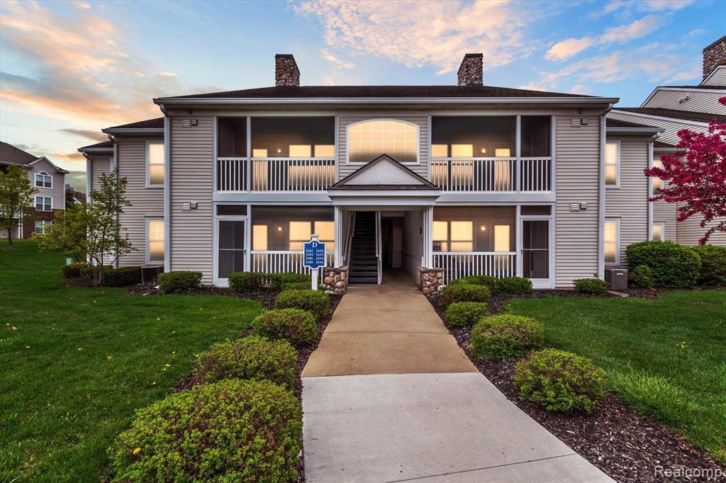 2694 S Knightsbridge Circle, Ann Arbor, MI 48105 — Photo 2