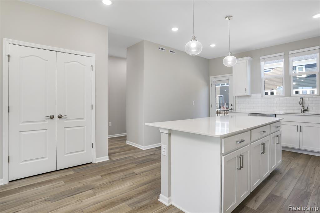 43173 Atwood Ave, Novi, MI — Photo 15