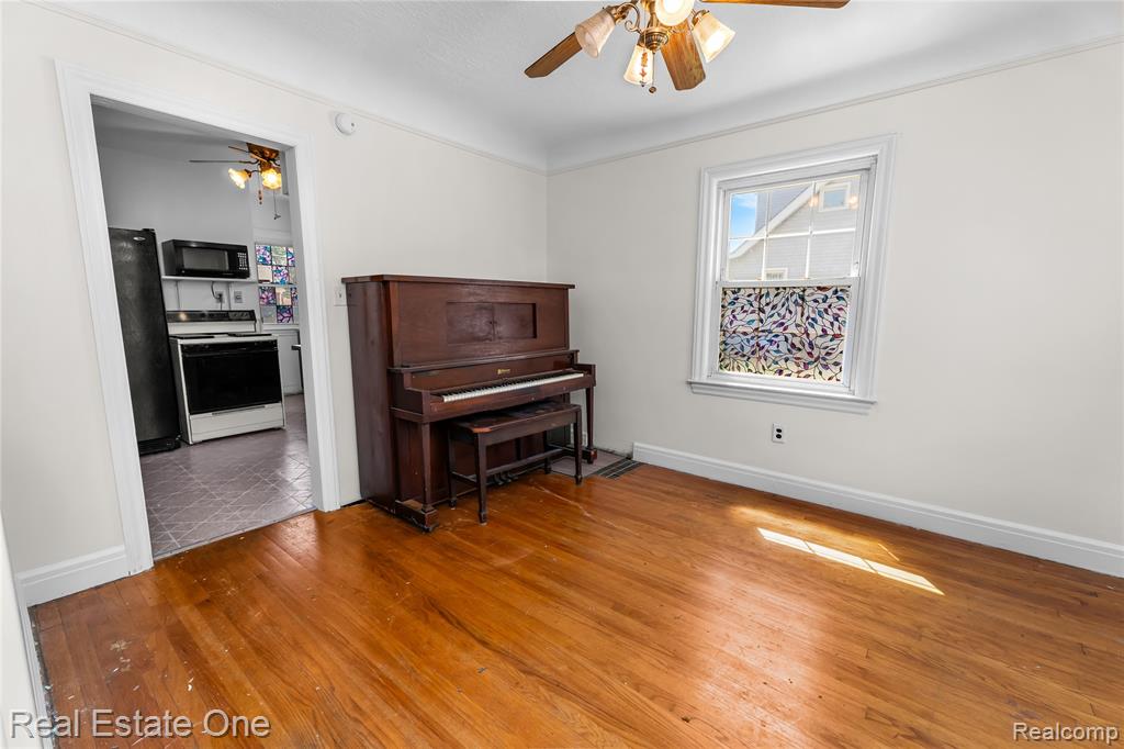 433 Kings Highway, Wyandotte, MI 48192 — Photo 8