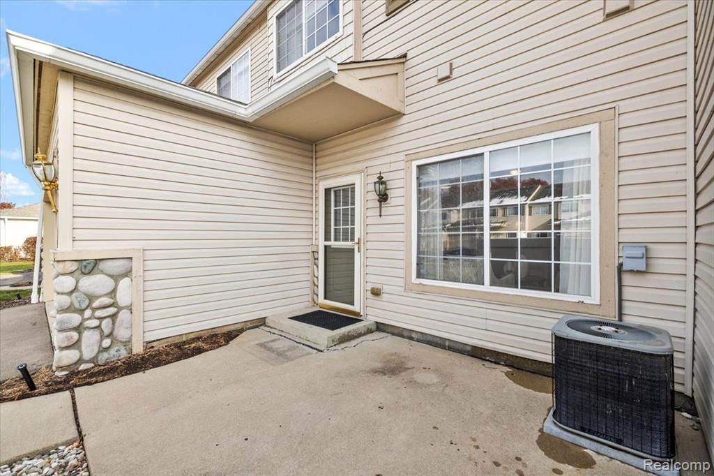 26709 Ashton Drive, Woodhaven, MI 48183 — Photo 40