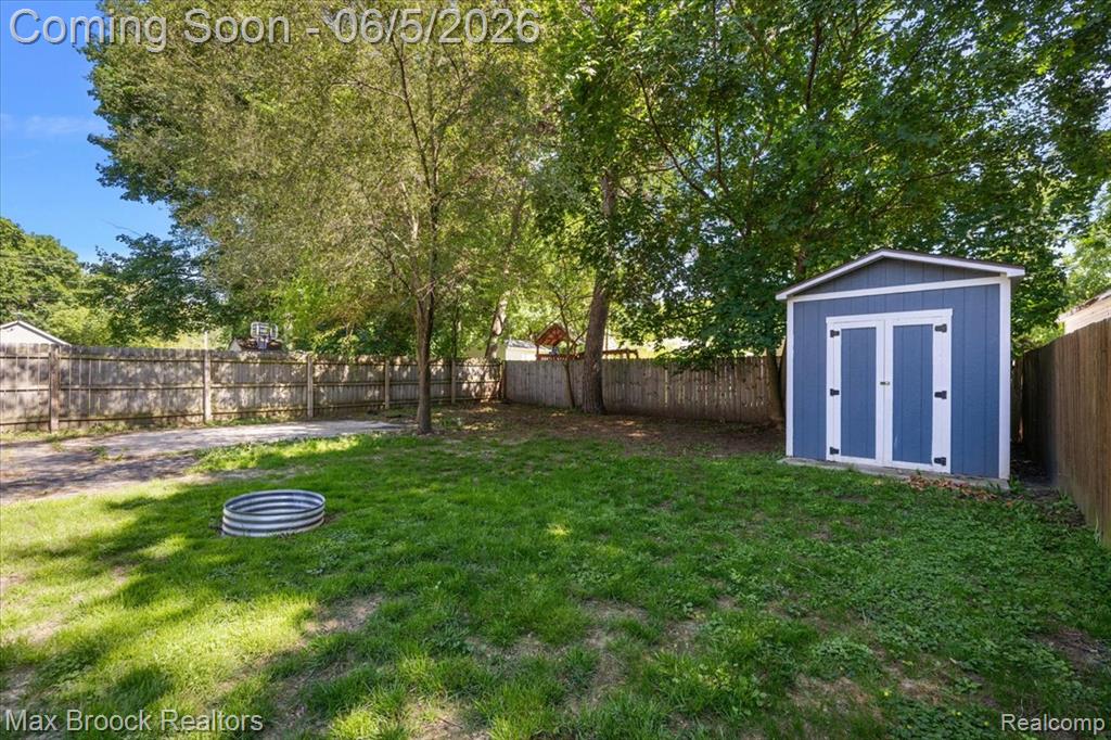 6431 Prairie Lawn, Waterford, MI 48329 — Photo 3