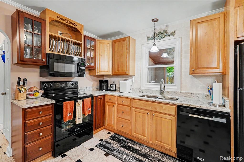 5830 Eldridge Drive, Waterford, MI 48327 — Photo 7