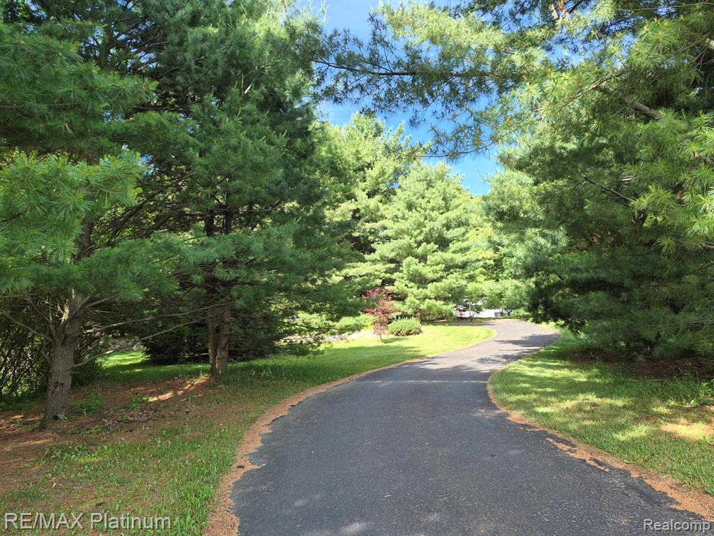 12902 Autumn Ridge Court, Milford, MI 48380 — Photo 71