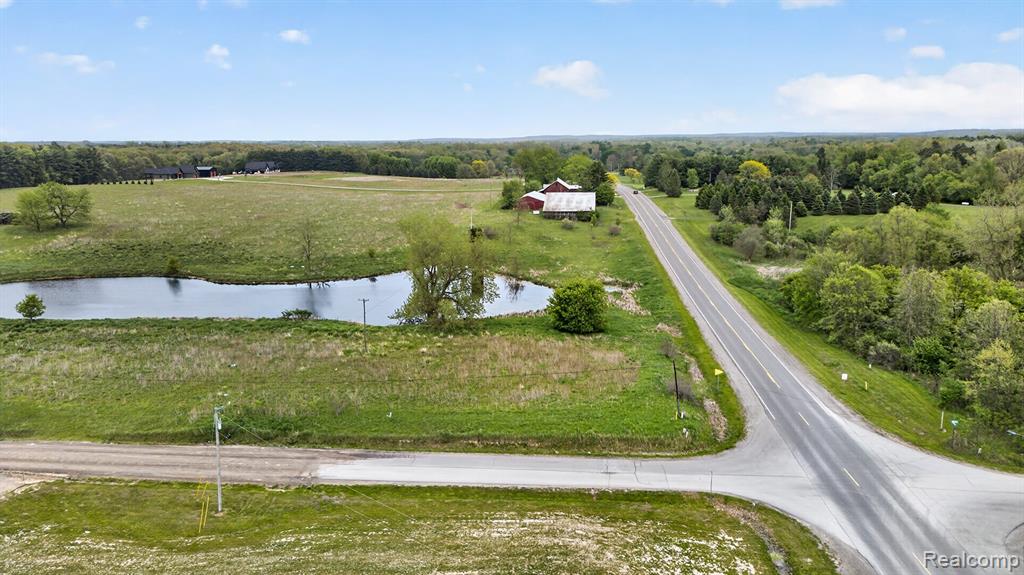 8103 Baldwin Road, Goodrich Vlg, MI — Photo 19