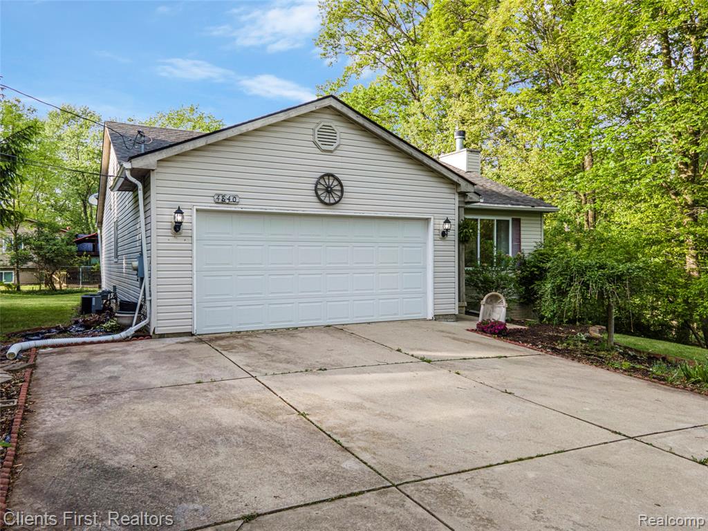 4840 Gilbo Avenue, Waterford, MI 48328 — Photo 37