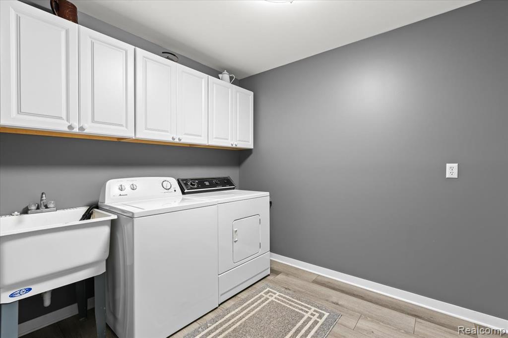 12002 Renfrew Court, Hartland, MI 48353 — Photo 24