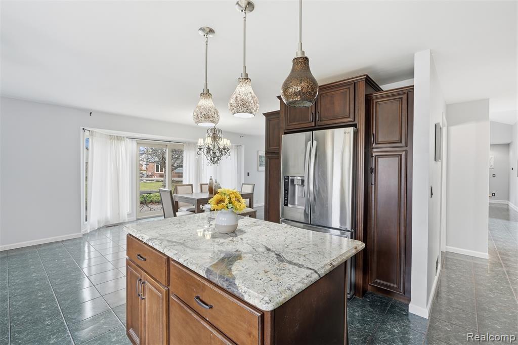 42739 Pond View Drive, Sterling Heights, MI 48314 — Photo 21