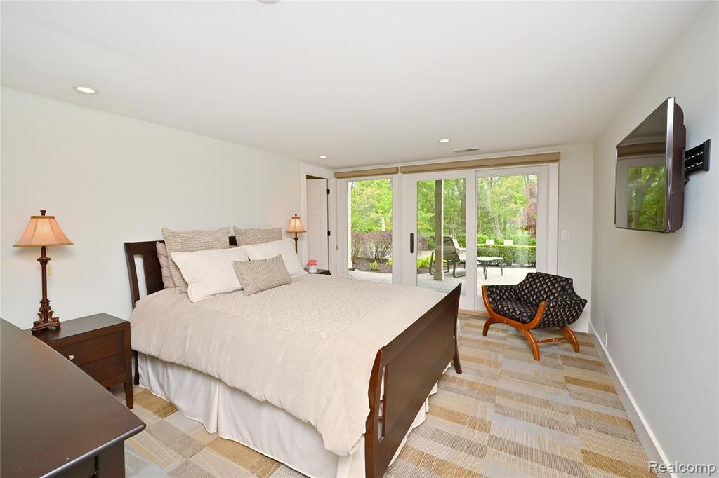 4801 N Harsdale Road, Bloomfield Hills, MI 48302 — Photo 43