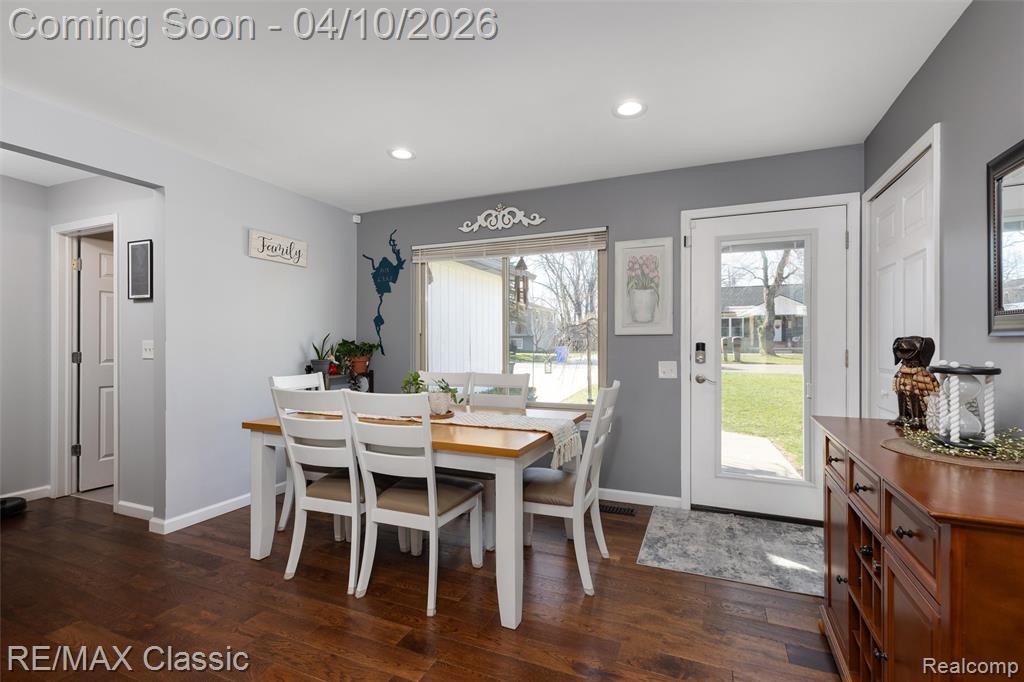 484 W Beechdale Street, Commerce Twp, MI 48382 — Photo 3