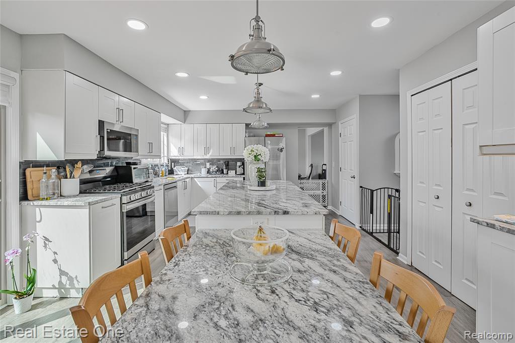 2590 Oakham Court, Canton, MI 48188 — Photo 10