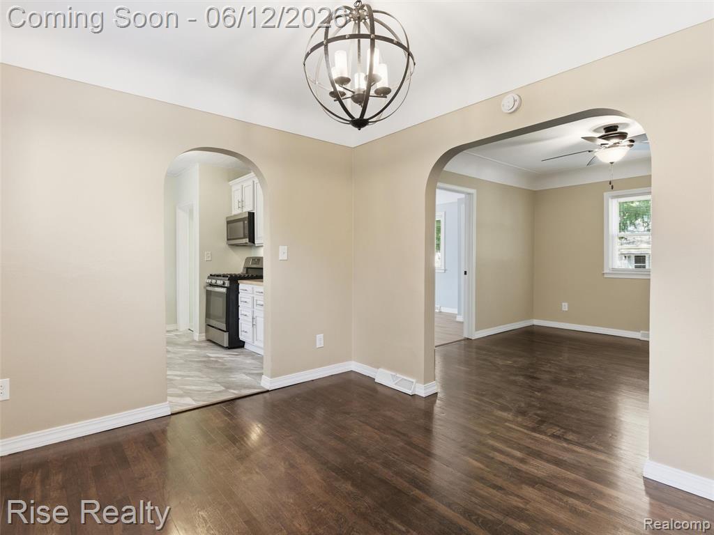 2449 N Genesee Road, Burton, MI 48509 — Photo 10