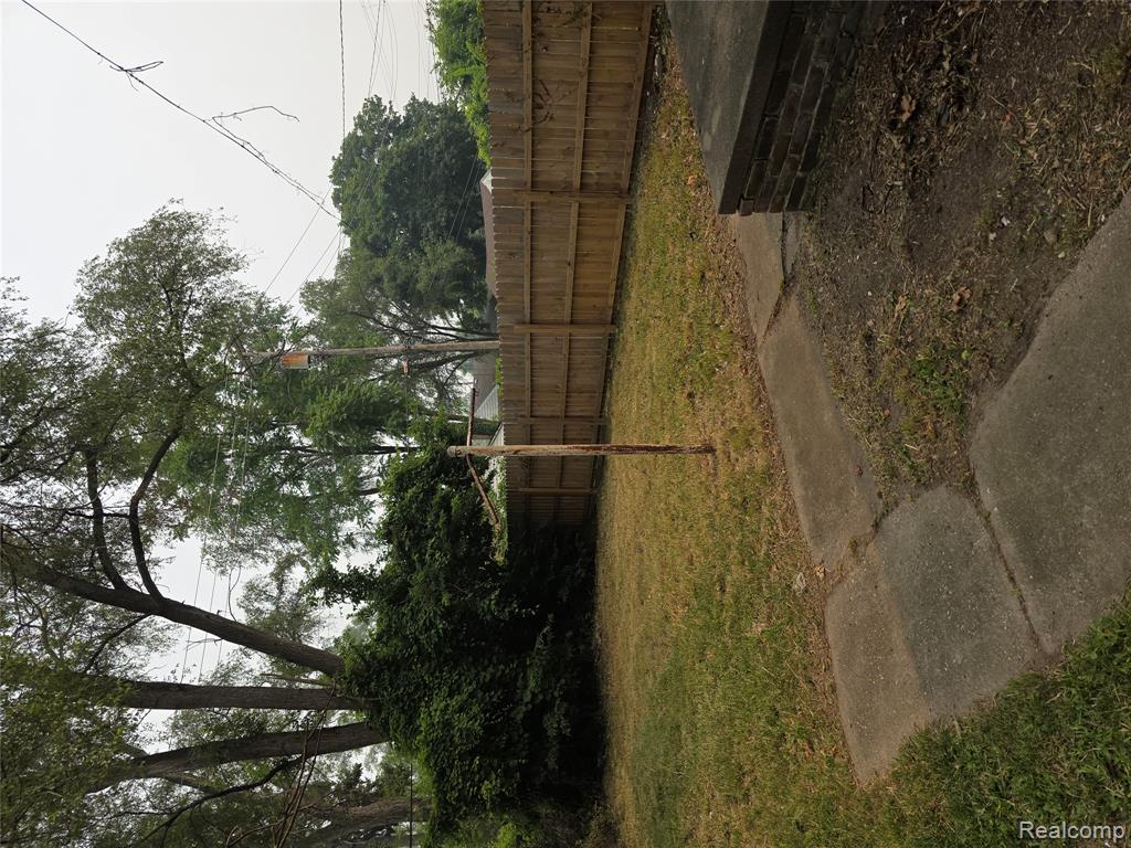18432 Greenfield Road - Photo 5