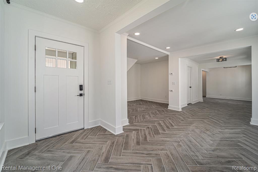 575 E Drayton Street, Ferndale, MI 48220 — Photo 3