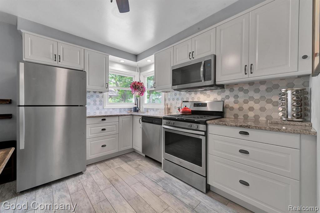 3979 Royal Avenue, Berkley, MI 48072 — Photo 8