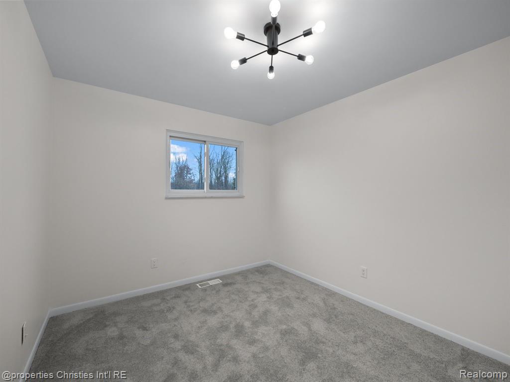 9287 PANAMA Avenue, Ypsilanti, MI 48198 — Photo 16