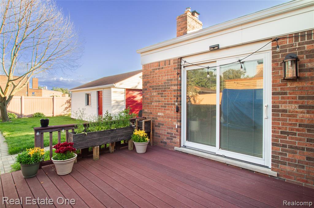 4300 Connie Drive, Sterling Heights, MI 48310 — Photo 24