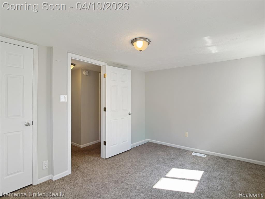 16431 Oak Hill Drive, Fenton, MI 48430 — Photo 36