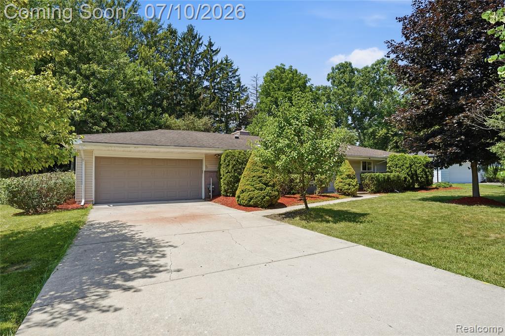 7264 S Tratham Court, West Bloomfield, MI — front exterior
