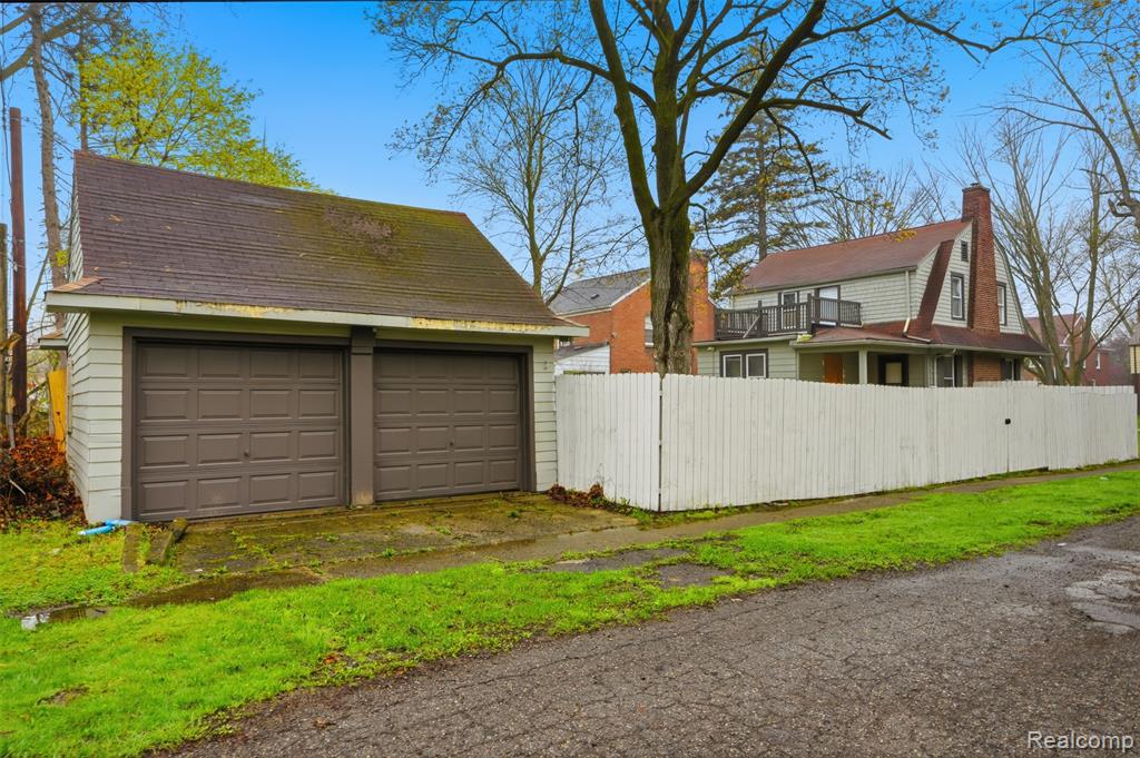 16614 Sunderland Road, Detroit, MI 48219 — Photo 7