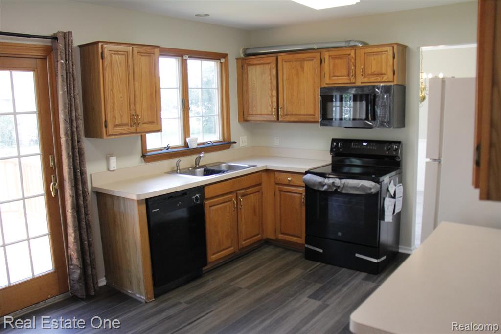 44777 SALTZ Road, Canton, MI 48187 — Photo 23