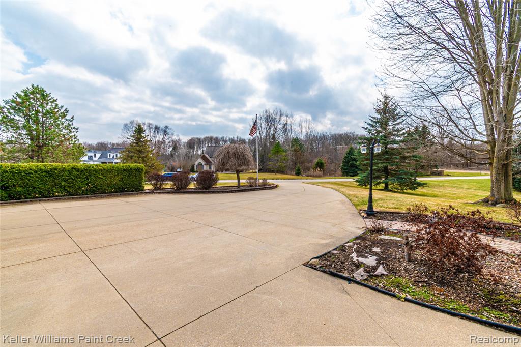 4998 Menominee Lane, Clarkston, MI 48348 — Photo 5
