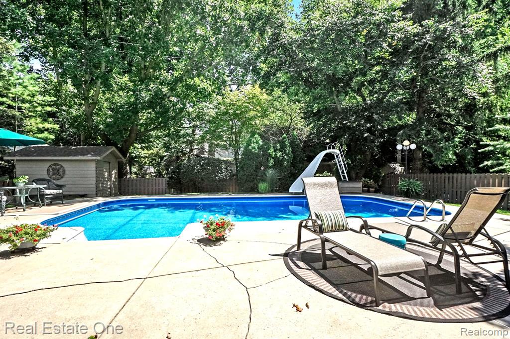 46322 HOUGHTON Drive, Shelby Twp, MI 48315 — Photo 34