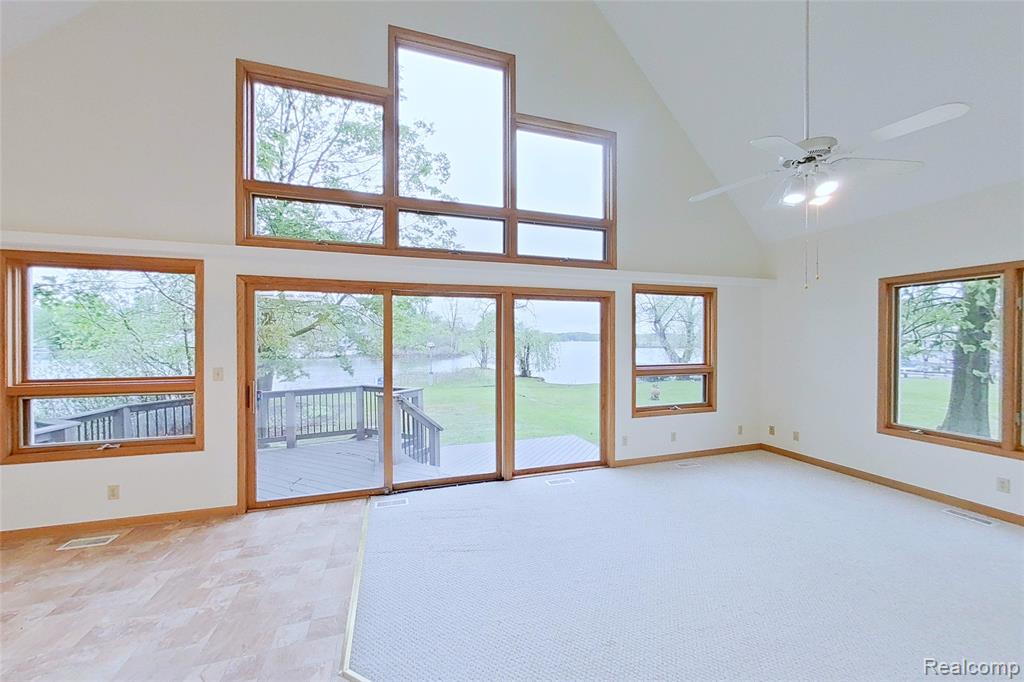 8844 RIVERSIDE Drive, Brighton, MI 48116 — Photo 12