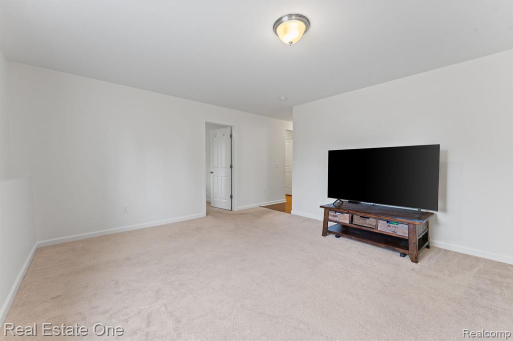 3513 Amber Oaks Drive, Howell, MI 48855 — Photo 30