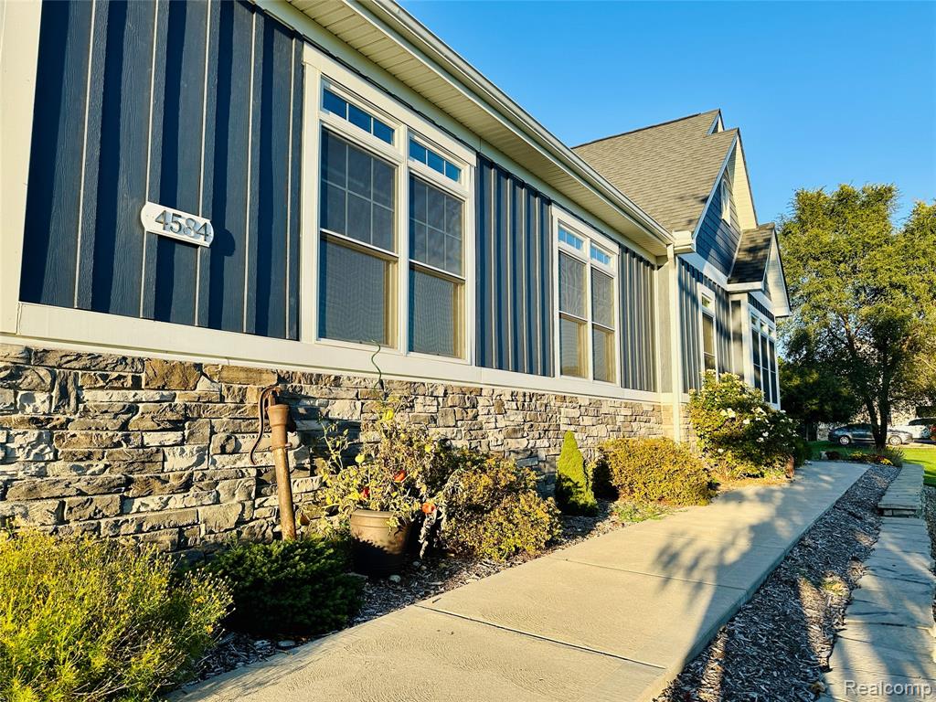 4584 Emu Drive, Pinckney, MI 48169 — Photo 48