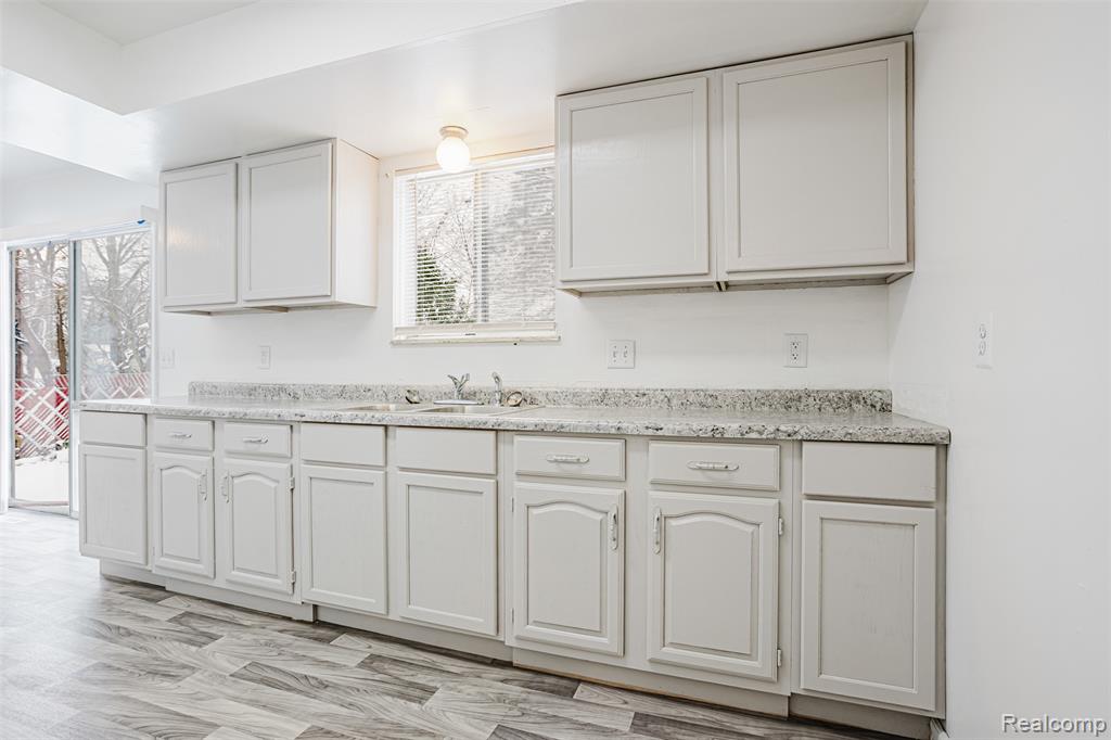 6627 Orange Lane, Flint, MI 48505 — Photo 13