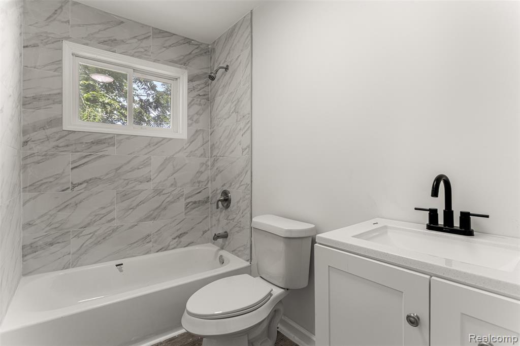 23566 Candace Drive, Rockwood, MI — Photo 18