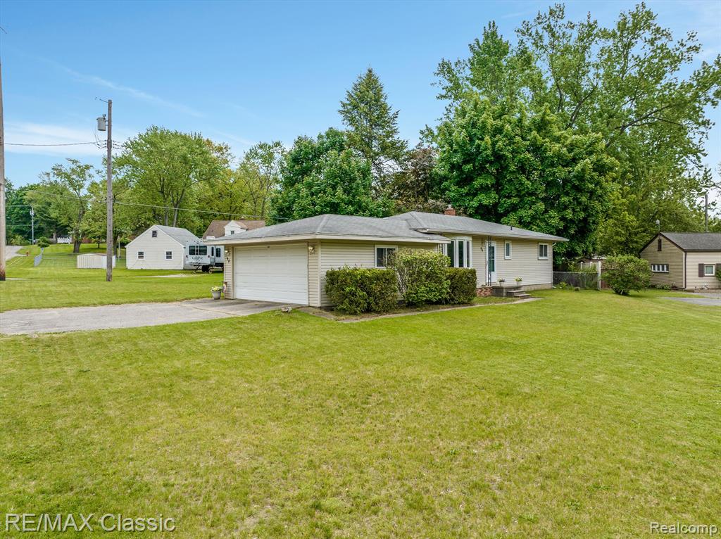 94 CRESCENT LAKE Road, Waterford, MI 48327 — Photo 27