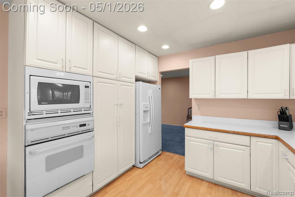 5686 Stratford Drive, West Bloomfield, MI — Photo 11