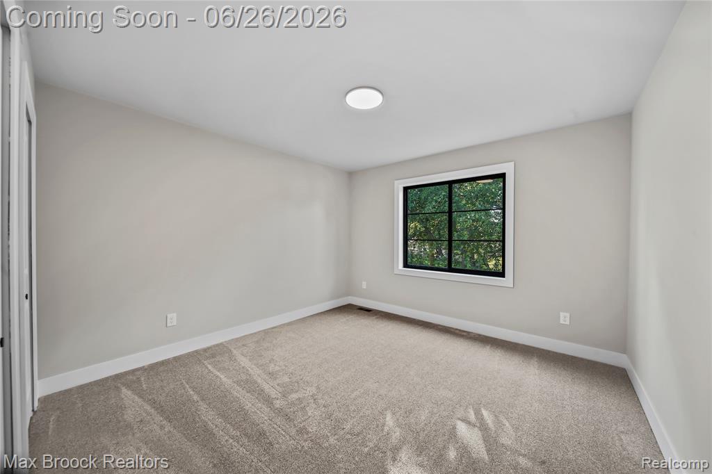 34575 Jefferson Avenue, Harrison Township, MI — Photo 23