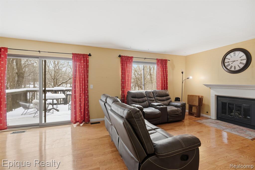 521 Carberry Hill, Brighton, MI 48116 — Photo 8