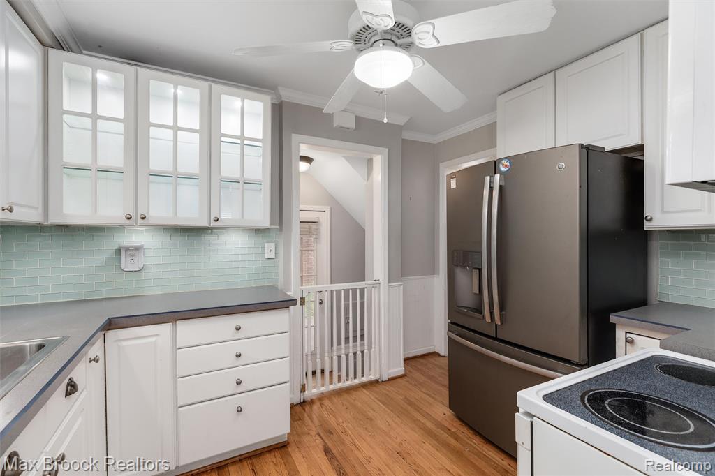 905 N Wilson Avenue, Royal Oak, MI 48067 — Photo 11