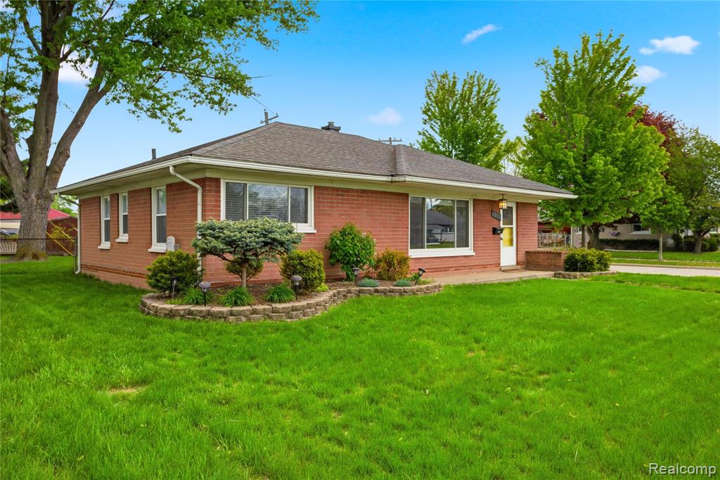 1271 E Barrett Avenue, Madison Heights, MI 48071 — Photo 32