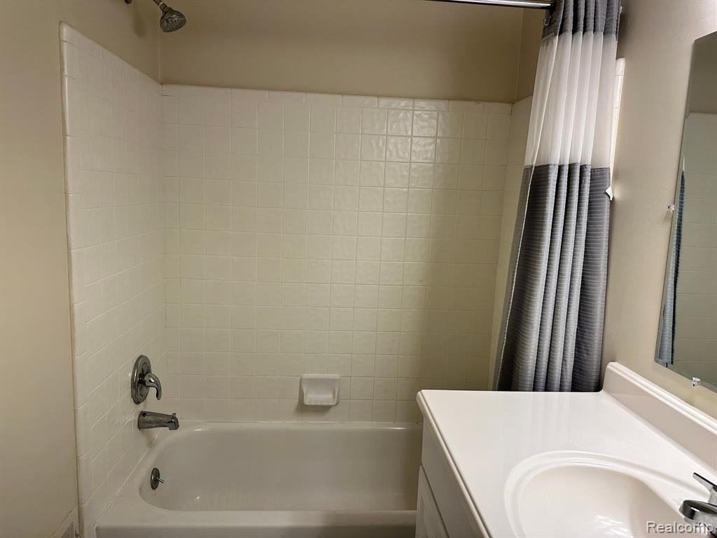 43841 ALGONQUIN Drive, Novi, MI — Photo 22