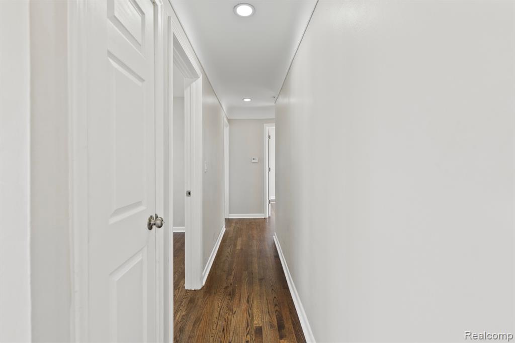 33091 Barton Street, Garden City, MI — Photo 9