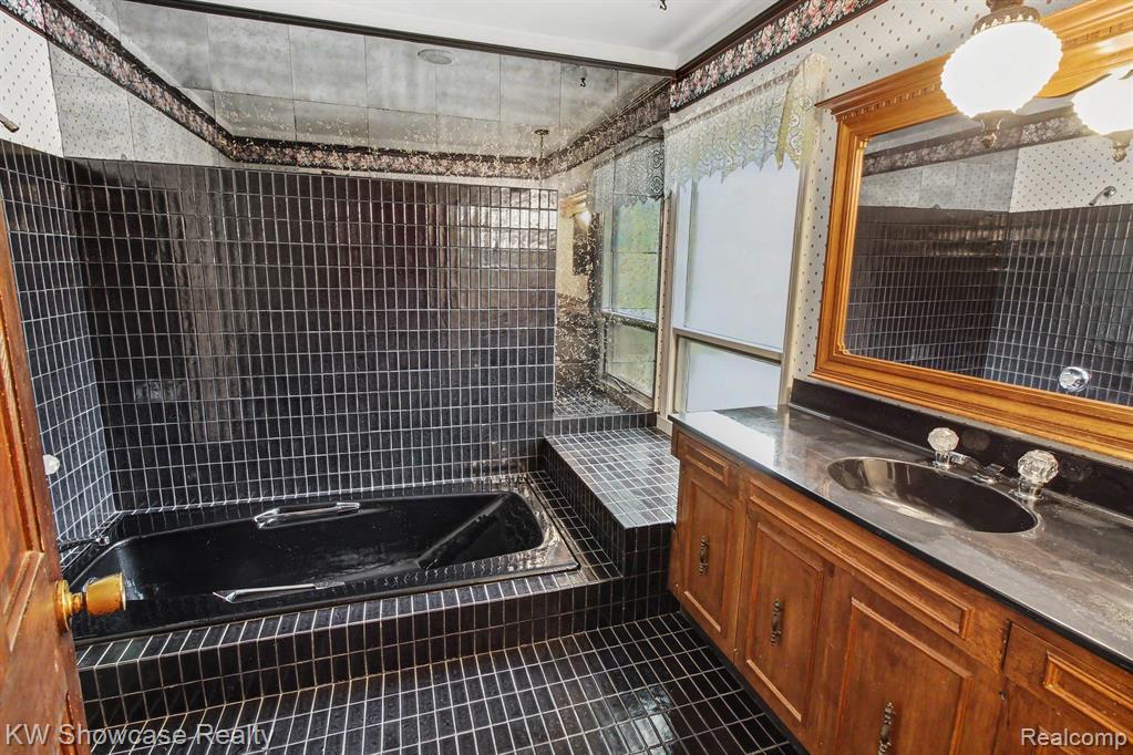 1471 Blue Heron Drive, Highland, MI — Photo 13