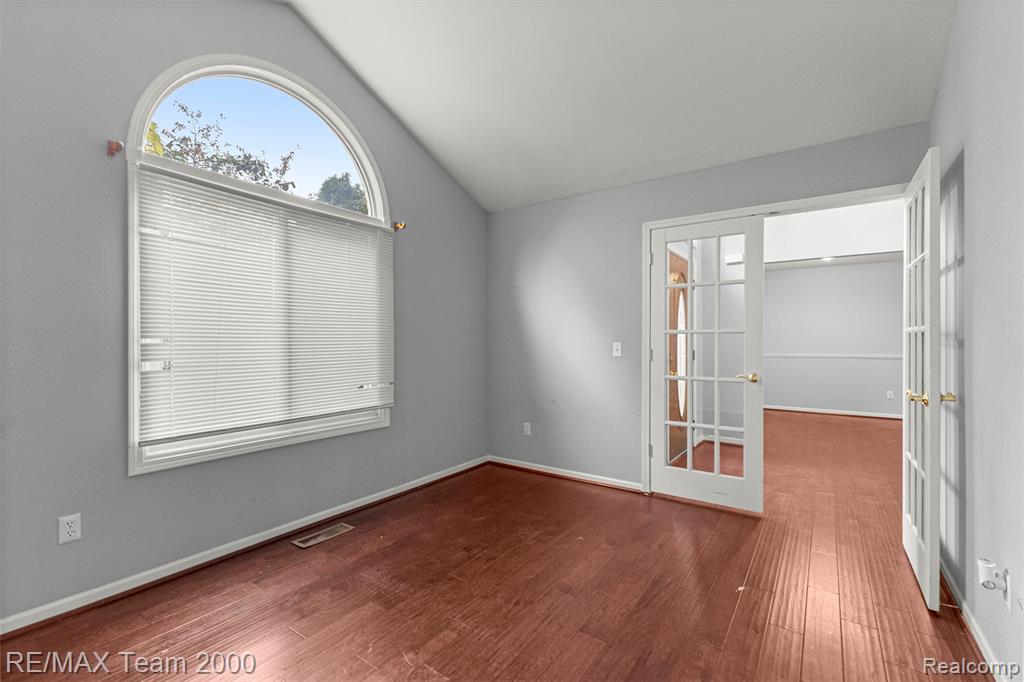 51336 Pinewood Drive, Macomb, MI 48042 — Photo 10