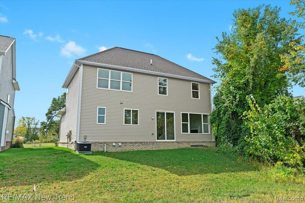 3022 E Theodore Street, Wixom, MI 48393 — Photo 38