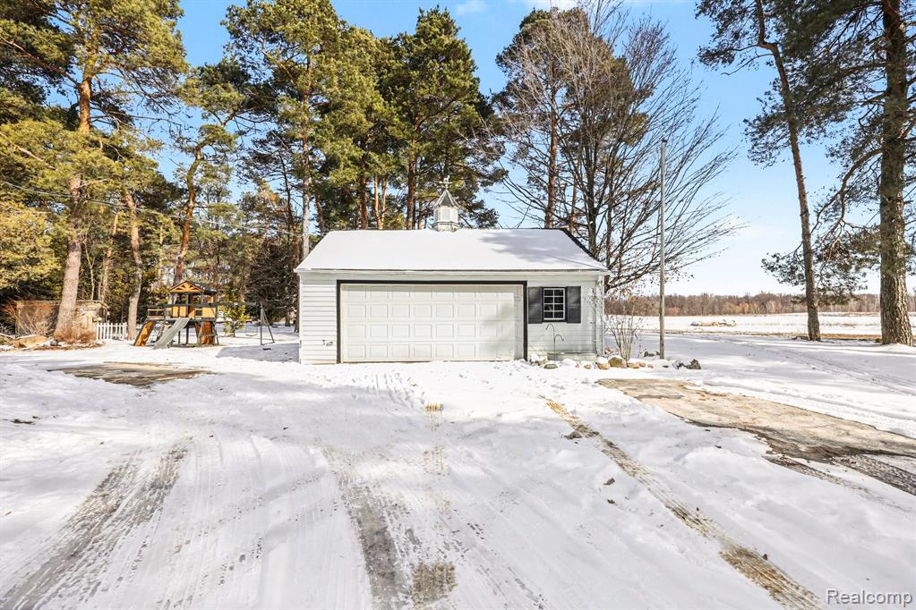 3639 Howland Road, Almont, MI 48003 — Photo 34