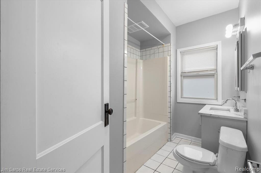 952 Beaconsfield Avenue, Grosse Pointe Park, MI 48230 — Photo 10